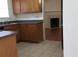 Single Family Home For Rent  in Arlington, TX (Photo 4 of 4)