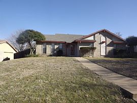 Single Family Home For Rent  in Plano, TX
