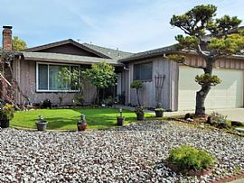 Single Family Home For Rent  in Alameda, CA
