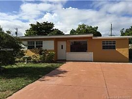 Single Family Home For Rent  in Miramar, FL
