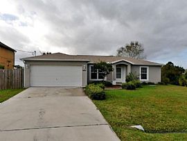 Single Family Home For Rent   in Port Saint Lucie, FL