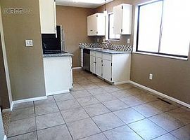 Single Family Home For  Rent  in Fort Collins, CO (Photo 2 of 4)