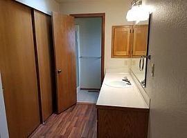 Single Family Home For Rent  in Mount Vernon, WA (Photo 2 of 4)