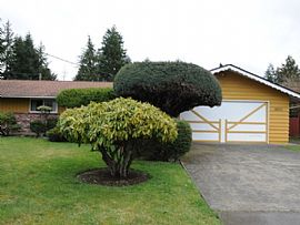 Single Family Home For Rent  in Everett, WA