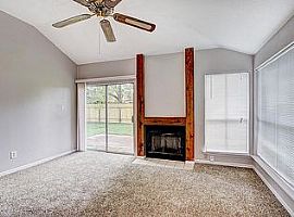 Single Family Home For Rent  in Houston, TX (Photo 4 of 4)