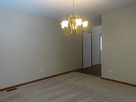 Beautiful Single Family Home 4 Rent in Shorewood, IL (Photo 2 of 6)