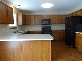 Beautiful Single Family Home 4 Rent in Shorewood, IL (Photo 4 of 6)