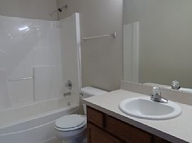 Beautiful Single Family Home 4 Rent in Shorewood, IL (Photo 5 of 6)