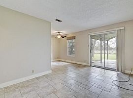 Single Family Home For Rent  in Austin, TX (Photo 4 of 4)