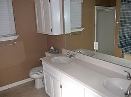 Single Family Home For Rent  in Lake Jackson, TX (Photo 4 of 4)