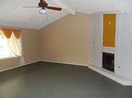 Single Family Home For Rent  in Austin, TX (Photo 3 of 4)