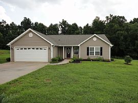 Single Family Home in Boiling Springs, SC