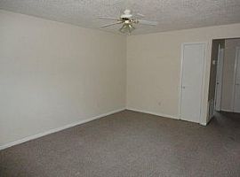 Single Family Home For Rent  in Jacksonville, FL (Photo 4 of 4)