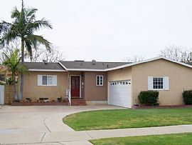 Single Family Home For Rent  in Orange, CA