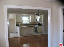 Single Family Home For Rent  in Los Angeles, CA (Photo 4 of 4)