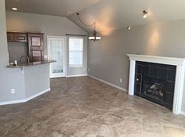 Single Family Home For Rent  in Yukon, OK (Photo 2 of 4)