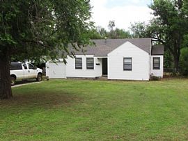 Single Family Home For Rent  in Ponca City, OK
