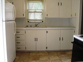 Single Family Home For Rent  in Ponca City, OK (Photo 3 of 4)