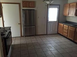  106 Wood Ct, Collinsville, Il 62234 4 Beds 2 Baths 2,100 Sqft in Collinsville, IL (Photo 2 of 4)