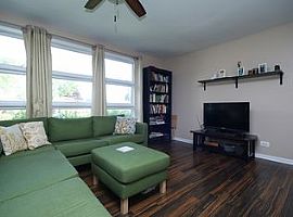  400 Forest Preserve Dr, Wood Dale, Il 60191 2 Beds 1 Bath 1,18 in Wood Dale, IL (Photo 2 of 4)