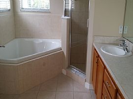 Single Family Home in Davenport, FL (Photo 4 of 6)