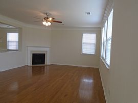 Single Family Home in Fairburn, GA (Photo 2 of 6)