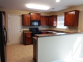 Single Family Home in Richmond Hill, GA (Photo 3 of 6)