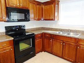 Single Family Home in Richmond Hill, GA (Photo 4 of 6)