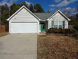 Single Family Home in Acworth, GA