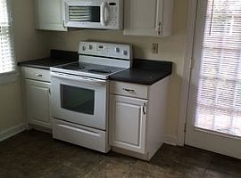  249 Ponte Vedra Dr, Columbia, Sc 29206 2 Beds 1 Bath 900 Sqft in Columbia, SC (Photo 3 of 4)