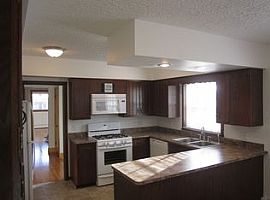  1916 Old Hershey Rd, Erie, Pa 16509 2 Beds 1.5 Baths 1,800 Sqf in Erie, PA (Photo 4 of 4)