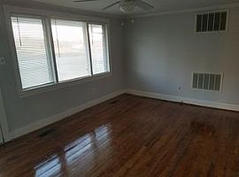  3066 Mills Rd, Greenville, Nc 27858 3 Beds 1 Bath 943 Sqft in Greenville, NC (Photo 3 of 4)