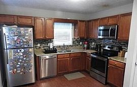  302 Beaconfield Dr, Fayetteville, Nc 28311 4 Beds 2 Baths 1,60 in Fayetteville, NC (Photo 3 of 4)