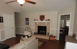  302 Beaconfield Dr, Fayetteville, Nc 28311 4 Beds 2 Baths 1,60 in Fayetteville, NC (Photo 4 of 4)