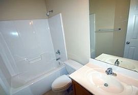  4136 Red Shed Ln, Charlotte, Nc 28269 3 Beds 2 Baths 1,395 Sqf in Charlotte, NC (Photo 2 of 5)