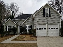 Single Family Home in Buford, GA