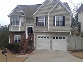 Single Family Home in Canton, GA