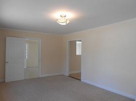 401 Severin St, Chapel Hill, Nc 27516 (747) 444-3766 in Chapel Hill, NC (Photo 5 of 8)