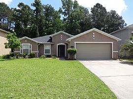 Single Family Home in Jacksonville, FL