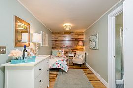 Warm and Welcoming 2 Bedroom, 1 Bathroom in Sacramento, CA (Photo 3 of 6)