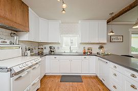 Warm and Welcoming 2 Bedroom, 1 Bathroom in Sacramento, CA (Photo 6 of 6)