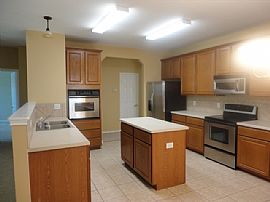 Single Family Home For Rent  in San Antonio, TX (Photo 3 of 6)