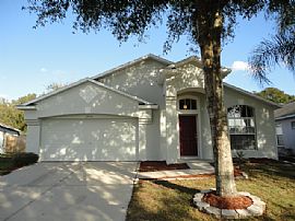A Single Family Home in Gibsonton, FL