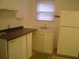 House for Rent in South Hempstead, NY (Photo 4 of 6)