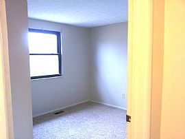 Beautiful 4beds 1.5bath Home in Columbus/large Eat-In Kitchen in Columbus, OH (Photo 10 of 12)