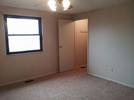 Beautiful 4beds 1.5bath Home in Columbus/large Eat-In Kitchen in Columbus, OH (Photo 6 of 12)