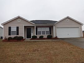 Single Family Home in Lexington, SC