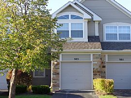 Single Family Home in Lake in the Hills, IL