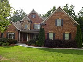 Single Family Home in Flowery Branch, GA