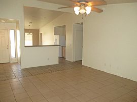 Single Family Home For Rent  in Avondale, AZ (Photo 2 of 4)